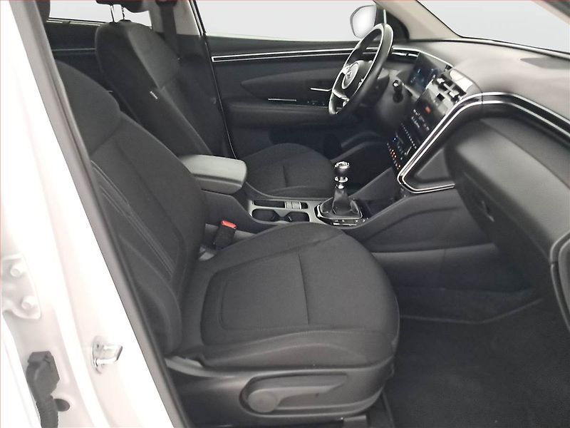 Hyundai Tucson (2022) 1.6 T-GDI - fotka 9 z 19