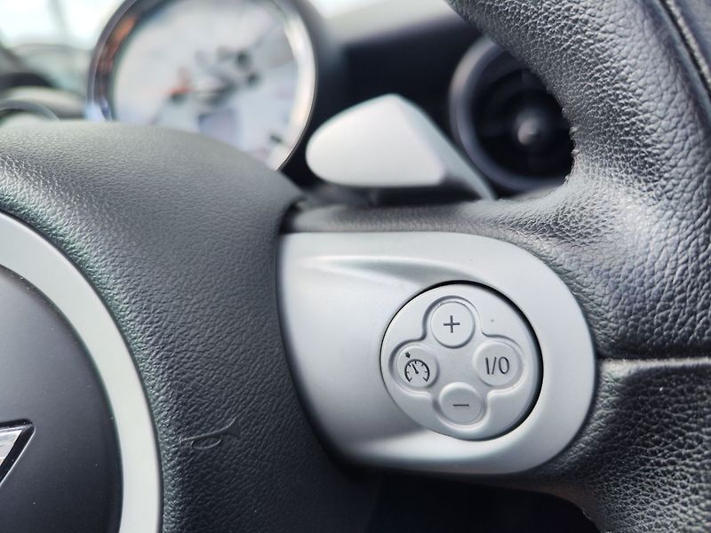 Mini Cooper S 1.6 Turbo/128kW - fotka 27 z 32