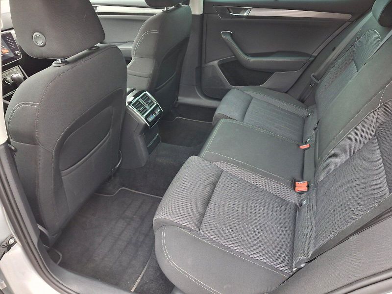 Škoda Superb (2019) Style Extra DSG 2,0TDi 140kW - fotka 7 z 35