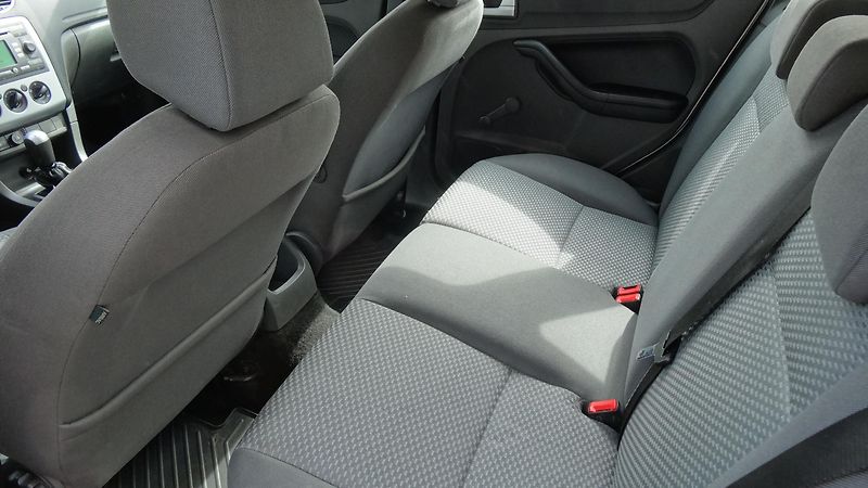 Ford Focus Kombi 1.6i 74kW LPG Taž.zař. - fotka 6 z 18