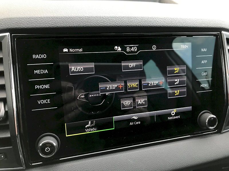 Škoda Karoq (2025) SEL TS 110/1.5 A7F - fotka 22 z 27
