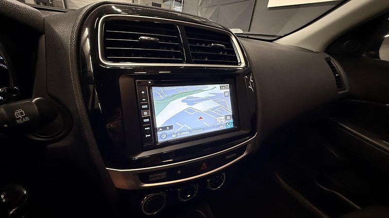 Mitsubishi ASX (2016) 1.6Di-D, ČR,4X4 - fotka 40 z 56
