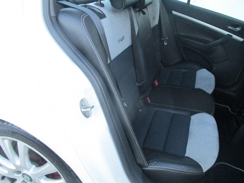 Škoda Octavia 2.0 TSi RS +sada kol - fotka 15 z 31
