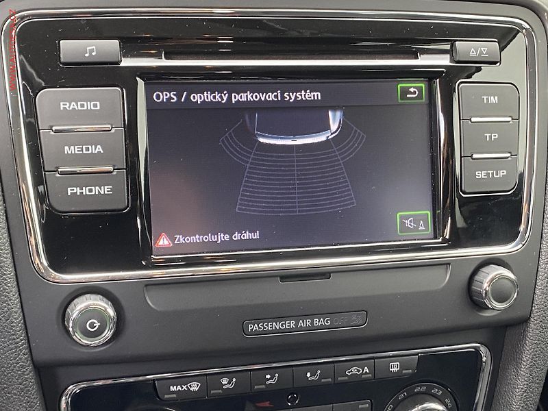 Škoda Superb (2013) 1.4 TSi, AC, temp - fotka 16 z 17