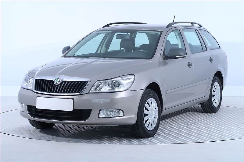 Škoda Octavia (2013) 1.6 TDI, Tempomat - fotka 2 z 16