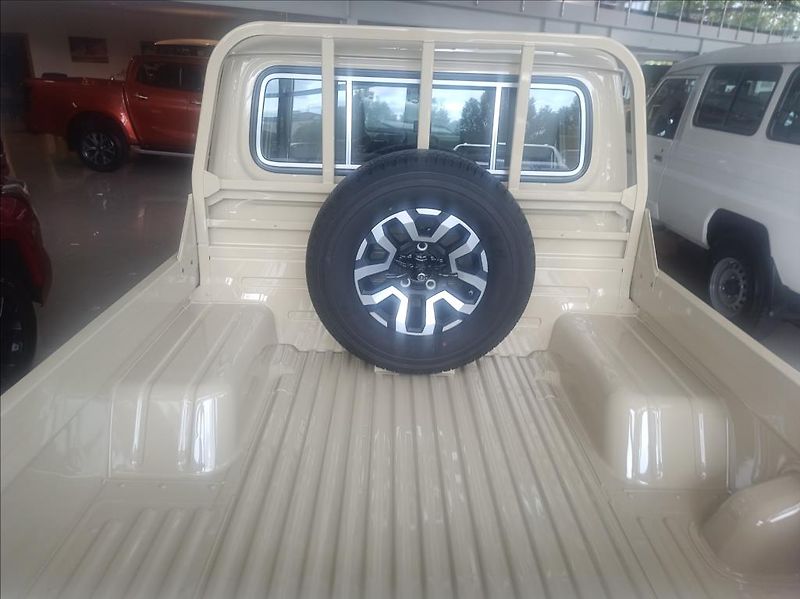 Toyota Land Cruiser V6 5MT LX MY24  GRJ79 DC 4,0 - fotka 7 z 28
