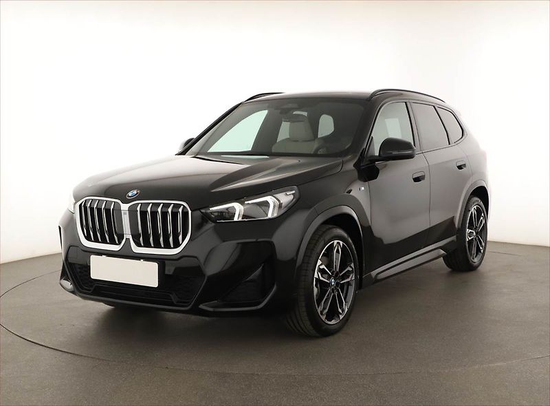 BMW X1 (2025) sDrive18i, Výhřev, Navi - fotka 2 z 25