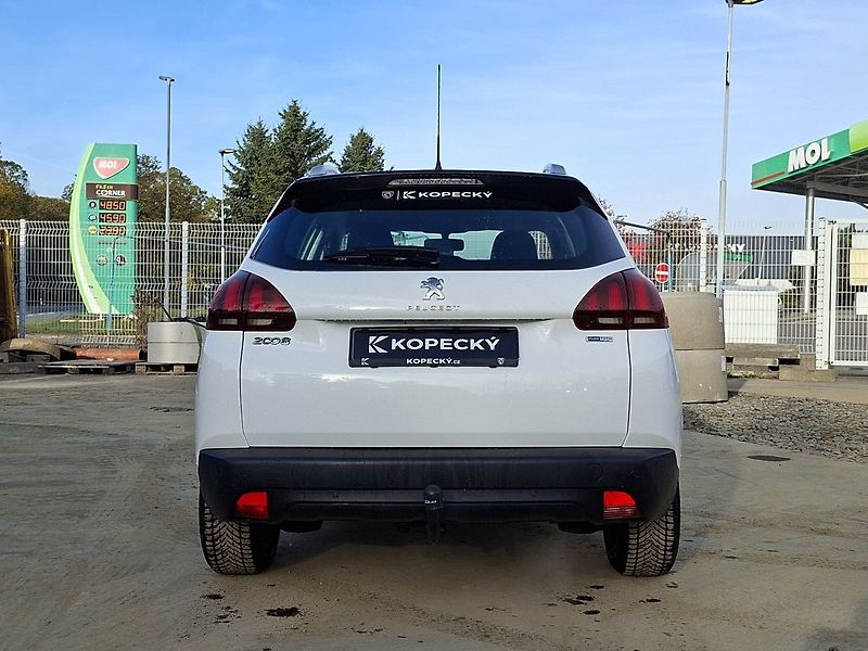 Peugeot 2008 1,2 PT 110k M5 2.MAJ - fotka 10 z 23