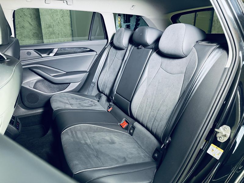 Volkswagen Passat (2025) 1.5Tsi*TAŽ*MASAŽE*360°KAMERY* - fotka 32 z 37