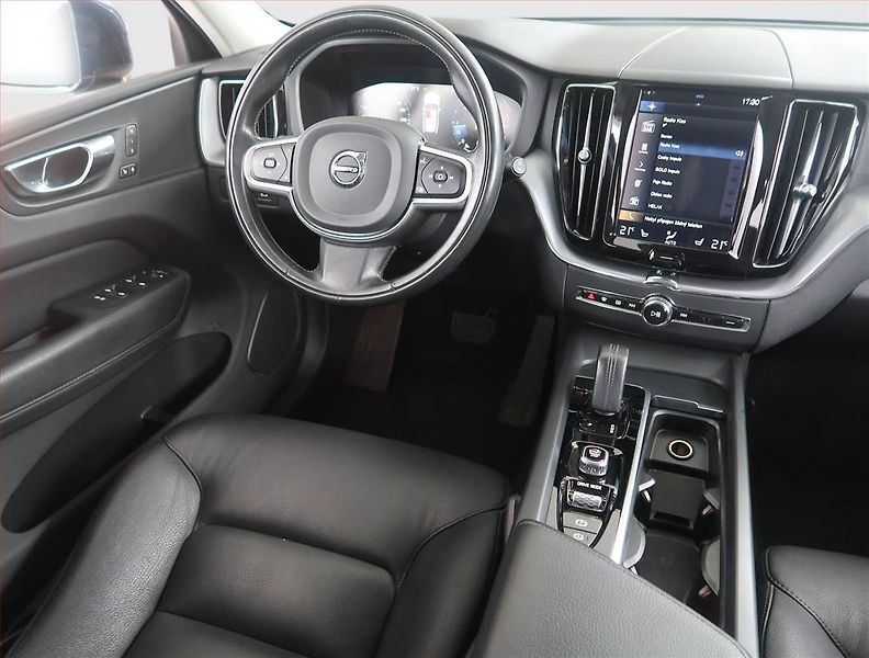 Volvo XC60 (2019) B4 AWD - fotka 7 z 15