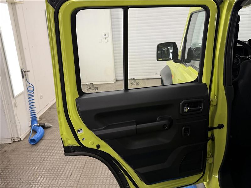 Suzuki Jimny 1,5 75 KW GLX REZERVACE!!! - fotka 21 z 30