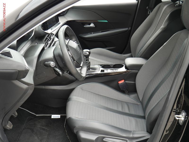 Peugeot 208 (2021) 1.2PT, Allure, LED, navi - fotka 9 z 20