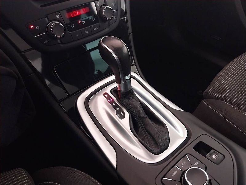 Opel Insignia (2013) OPC Line 2.0 Turbo, Automat - fotka 13 z 22