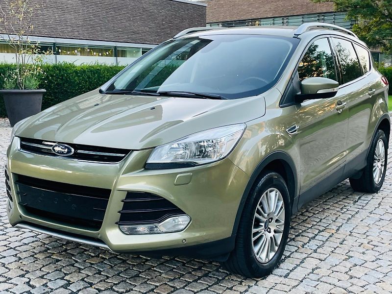 Ford Kuga 2.0TDCi 4x4 MAN TAŽNÉ 1MAJITEL - fotka 3 z 47