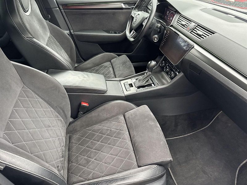 Škoda Superb (2020) Combi 2.0 TDI DSG Sportline - fotka 9 z 36