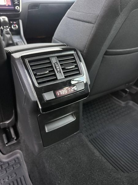 Škoda Superb (2020) III 2.0 TDI 110KW 2020 1MAJITE - fotka 12 z 24