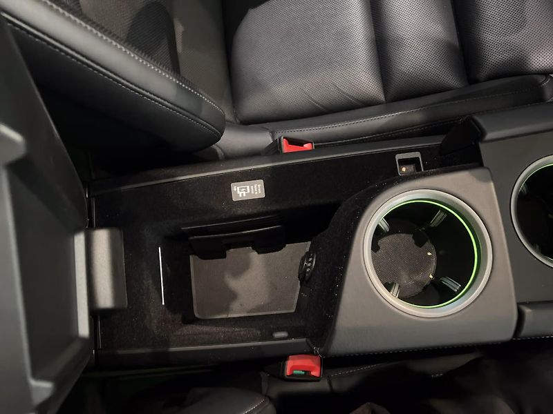 Porsche Taycan 4S Cross Turismo HuD 360 Inno - fotka 23 z 26