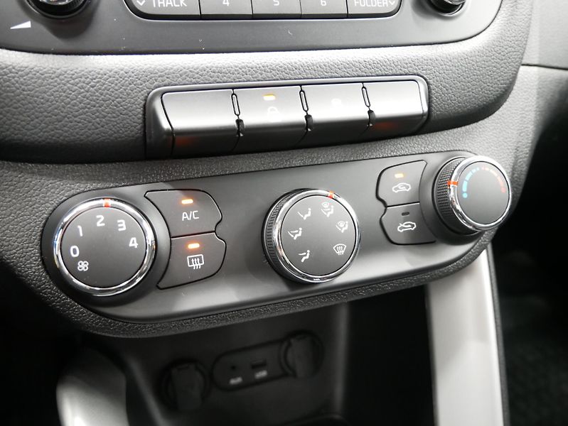 Kia Ceed - fotka 19 z 23