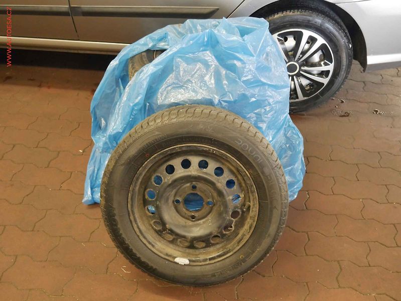 Renault Thalia (2011) 1.2 i, ČR, AC, park.asist - fotka 17 z 17