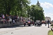 Tradiční závod S kopce do kopce si nenechalo letos ujít na sedm desítek posádek historických automobilů a motocyklů