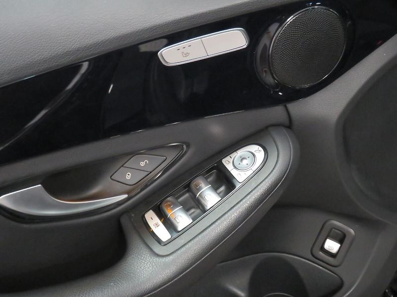 Mercedes-Benz Třídy C - fotka 12 z 25
