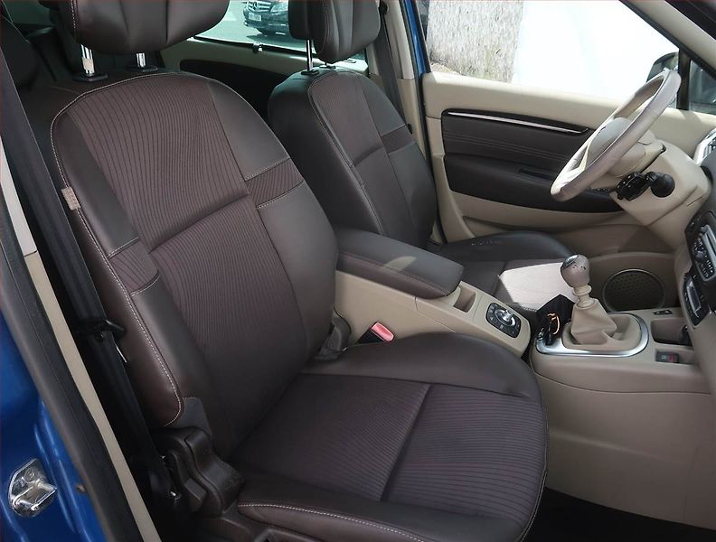 Renault Grand Scénic (2009) 1.9 dCi, po STK, jezdí výborně - fotka 9 z 21