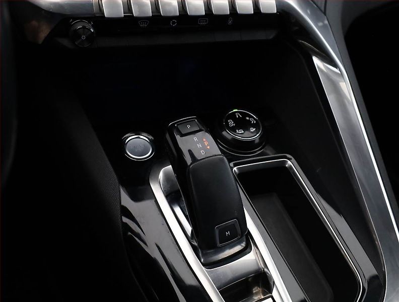 Peugeot 3008 (2017) 1.6 BlueHDi, Automat - fotka 13 z 18