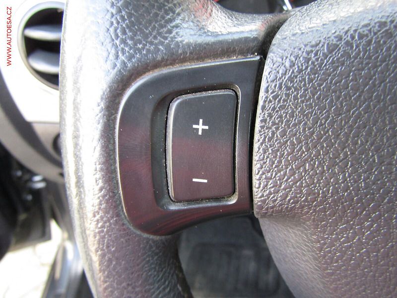 Dacia Lodgy (2013) 1.2 TCe, AC, navi, park.asist - fotka 13 z 17
