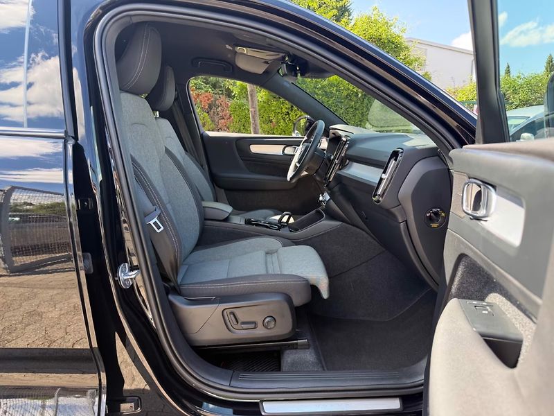 Volvo XC40 T2 Plus Dark H/K LED Kam Paměť - fotka 21 z 25