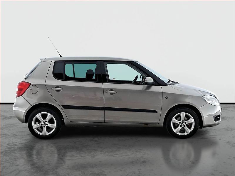 Škoda Fabia (2009) 1.2 12V, nová STK, Tažné - fotka 6 z 13