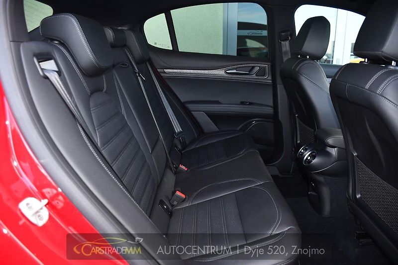 Alfa Romeo Stelvio 2.9V6 Bi-T.382 kW QUADRIFOGLIO - fotka 18 z 56