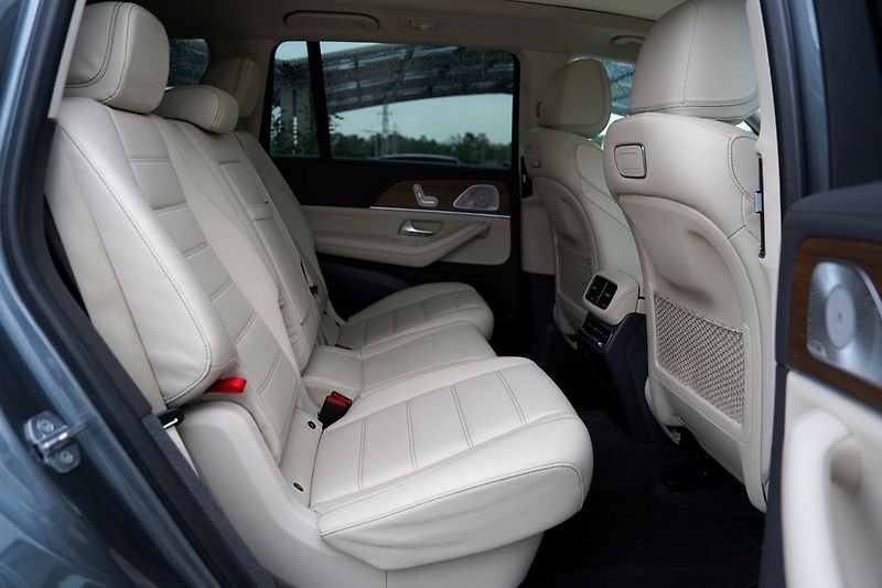 Mercedes-Benz GLS 350d 4Matic /21/360/7míst/ČR - fotka 32 z 50