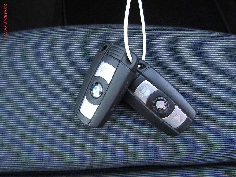 BMW Řada 1 (2007) 2.0 D 118d, AC, xenon - fotka 14 z 14