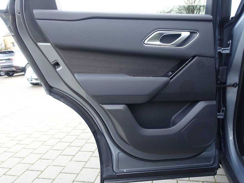 Land Rover Range Rover Velar 3,0 Dynamic SE D300 4x4 aut. - fotka 15 z 38