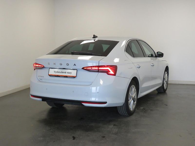 Škoda Octavia - fotka 2 z 24