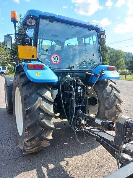 New Holland (2009) T5040 traktor 86HP - fotka 4 z 10