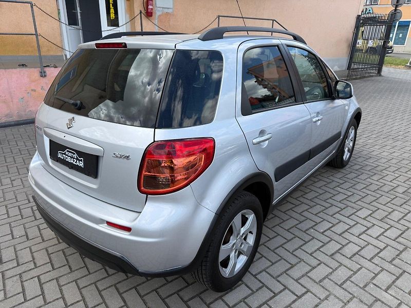 Suzuki SX4 (2010) 1.6 VVTi - Málo najeto ! - fotka 3 z 11