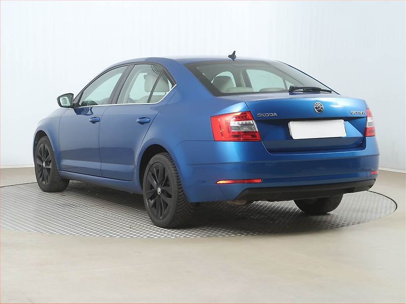 Škoda Octavia (2018) Style 1.4 TSI, Serv.kniha - fotka 4 z 15