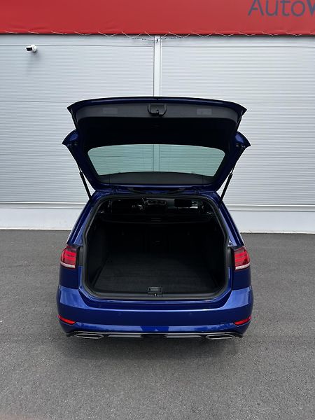 Volkswagen Golf 1.6TDI 85kW R-Line Virtual  - fotka 27 z 27