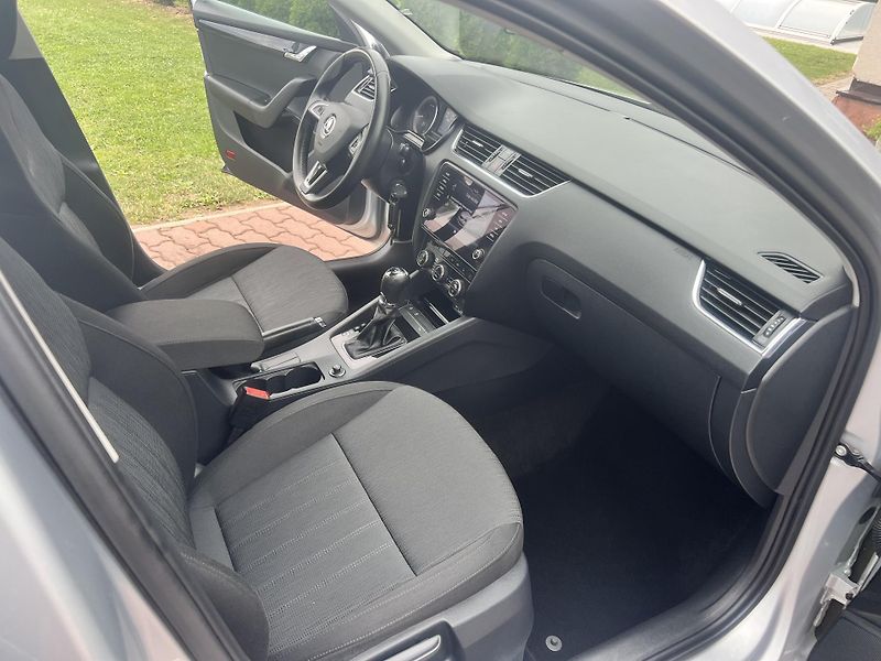 Škoda Octavia 1.5TSI 110KW,STYLE,DSG,ALU,DPH - fotka 22 z 43