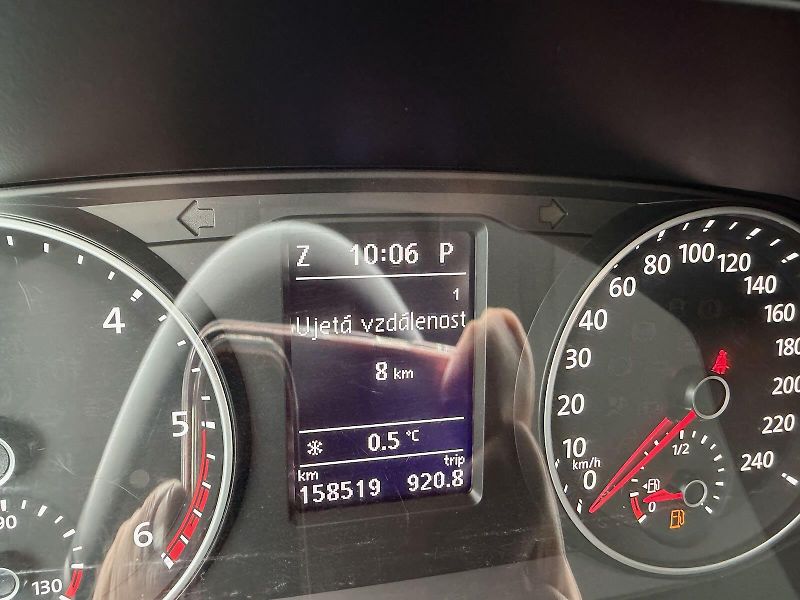 Volkswagen Caravelle (2017) LONG 4x4 DSG 110kW 9MÍST NAVI - fotka 14 z 21