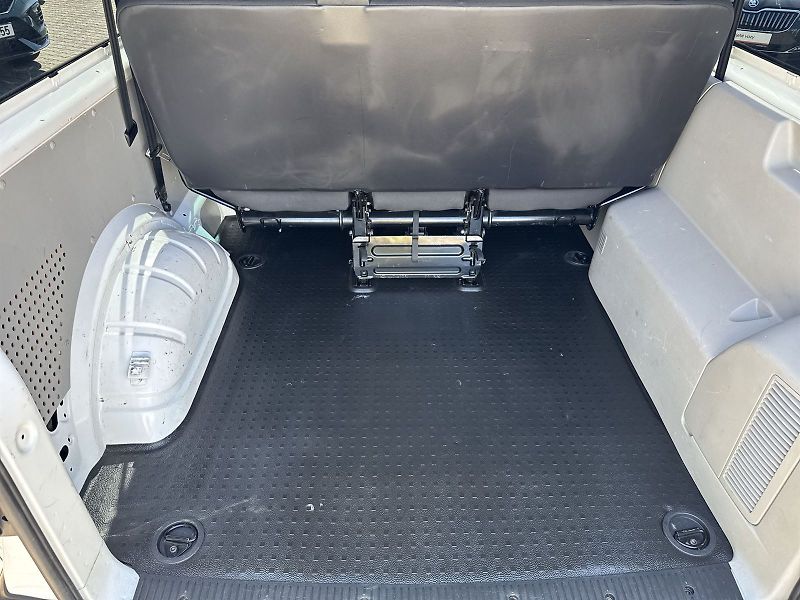 Volkswagen Transporter (2016) 2.0 TDI T6 Long 4x4 - fotka 21 z 28