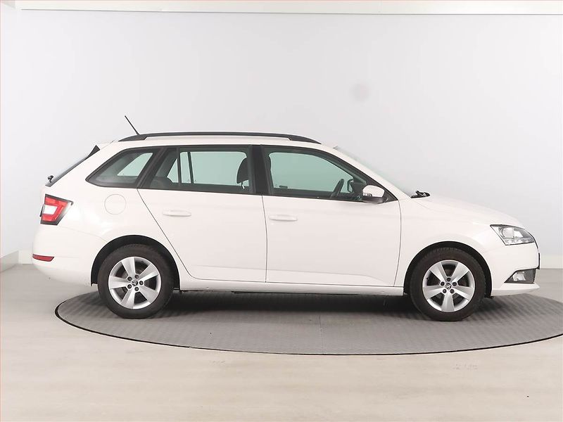 Škoda Fabia (2020) Ambition 1.0 TSI, ČR,1.maj - fotka 6 z 14