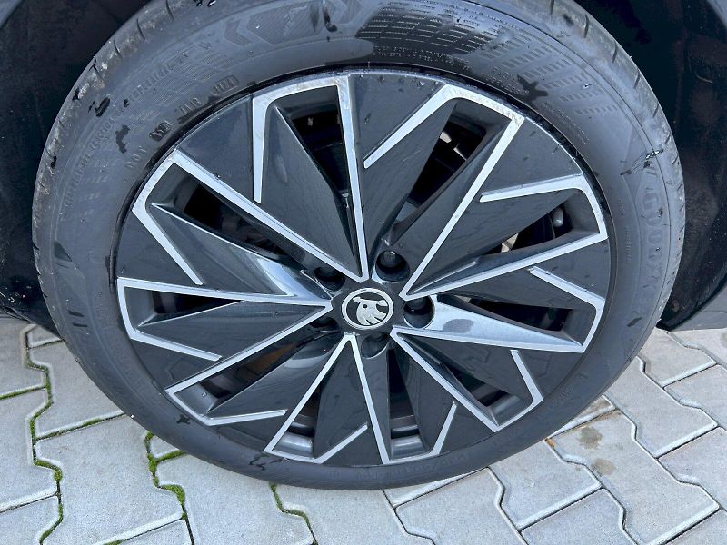 Škoda Superb (2022) SUP.COM L K TD 147/2.0 A7A - fotka 10 z 31