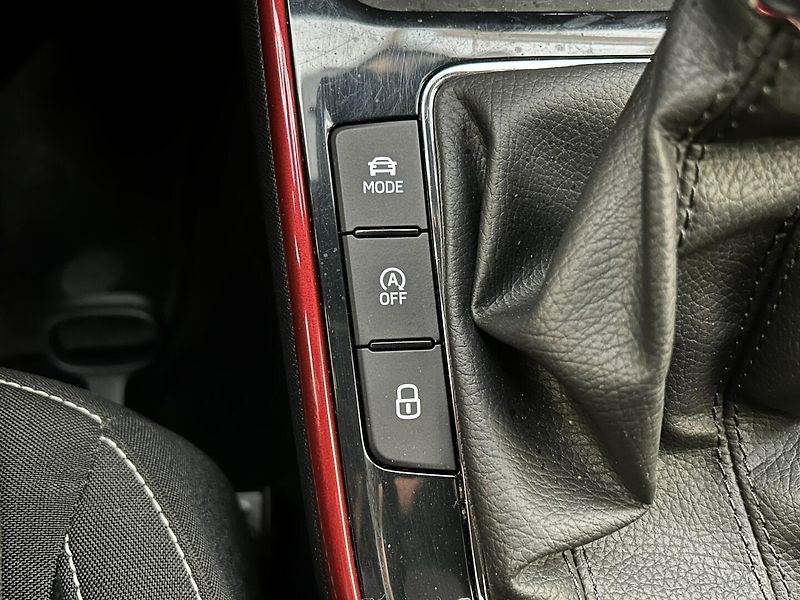 Škoda Fabia 1.5 TSI Monte Carlo - fotka 16 z 29