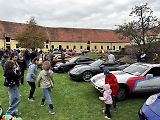 Sraz vozů Porsche ve Švihově na hradě.