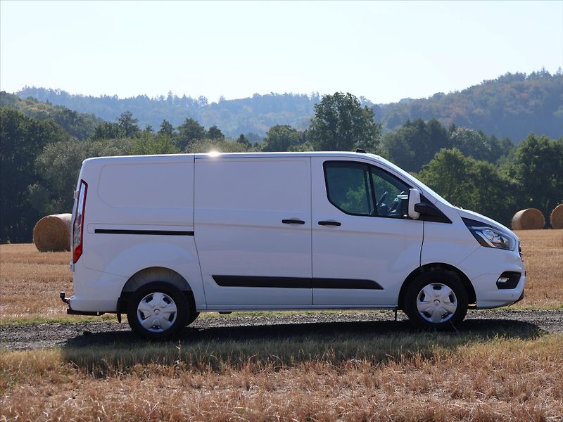 Ford Transit Custom 2,0 EcoBlue klima 1.Maj. DPH - fotka 8 z 34