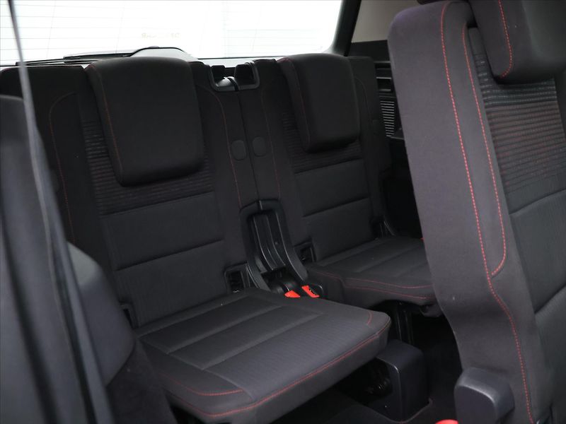 Volkswagen Touran 2,0 TDI 110kW DSG Sound 7-Míst - fotka 14 z 34