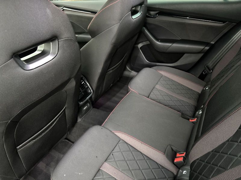Škoda Octavia (2023) 2.0 TDI DSG RS - fotka 7 z 33