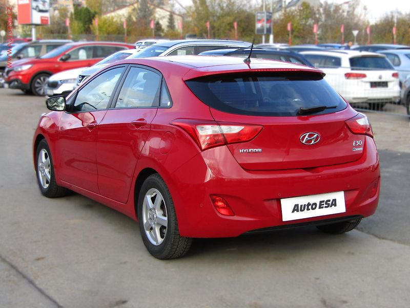 Hyundai i30 (2012) 1.6GDi, 2.maj,ČR, Trikolor - fotka 6 z 18